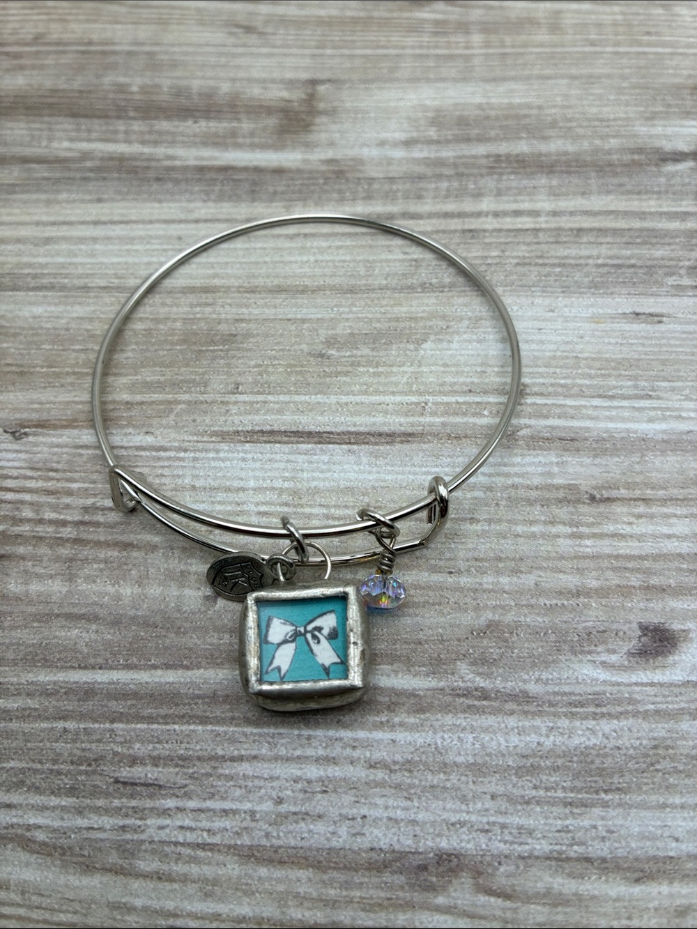 Upcycled Jewel Kade Club Silver-Tone Turquoise Bow Charm Bangle Bracelet
